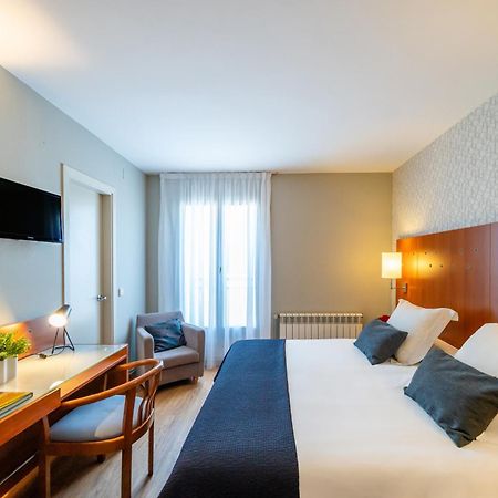 Hotel J. Balmes Vic Eksteriør bilde