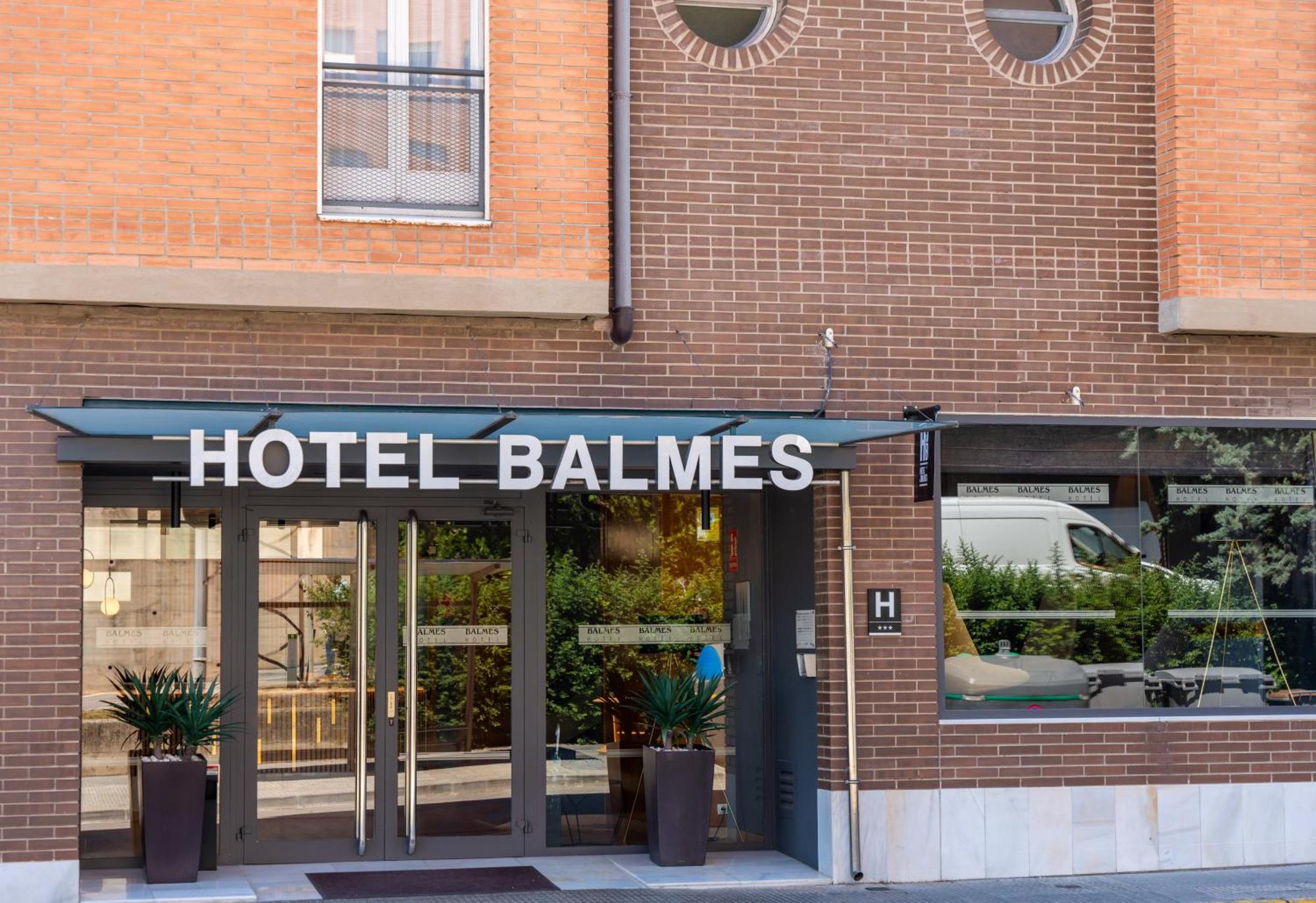 Hotel J. Balmes Vic Eksteriør bilde