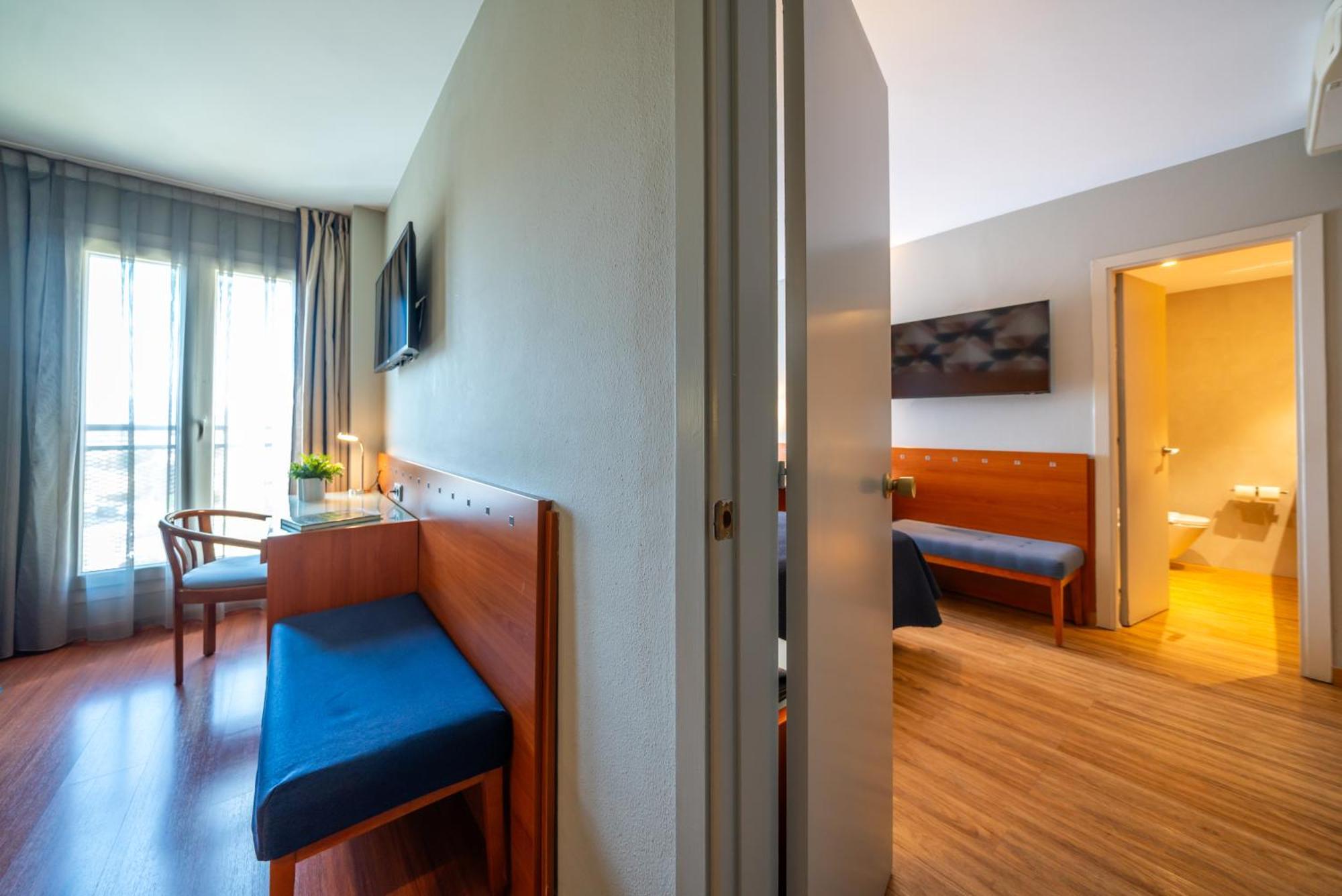 Hotel J. Balmes Vic Eksteriør bilde