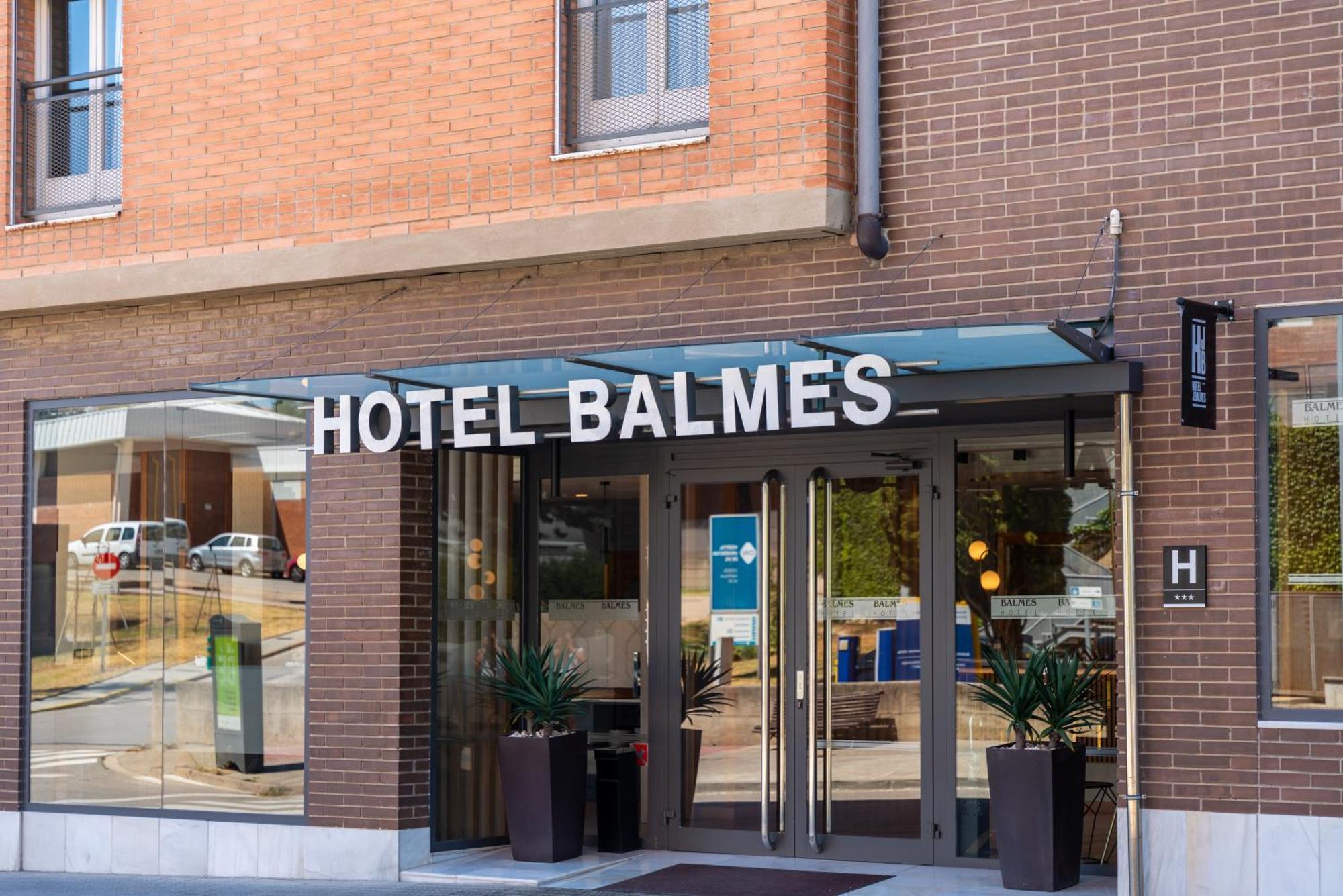 Hotel J. Balmes Vic Eksteriør bilde